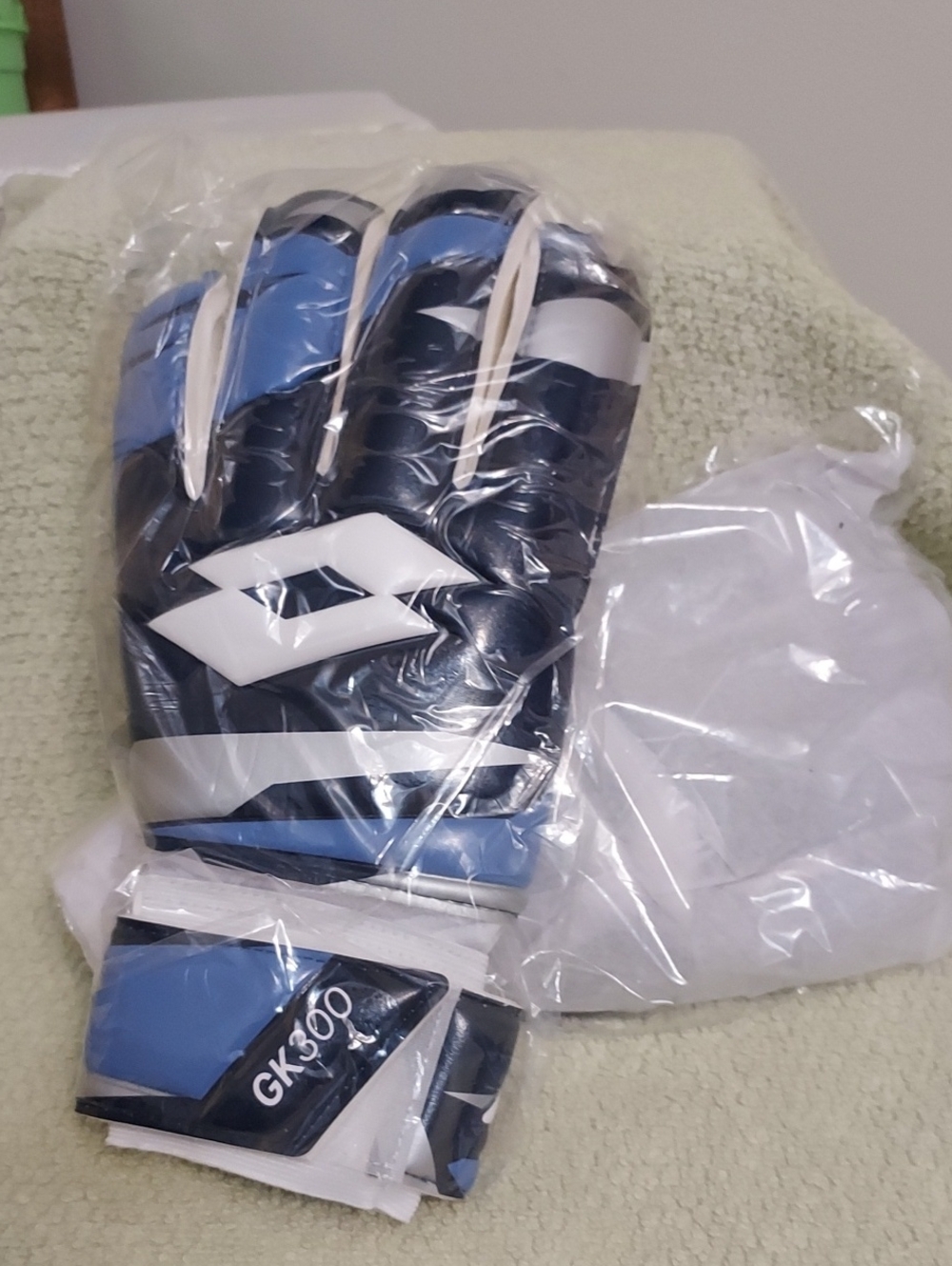 Mens Lotto Goalkeepers Gloves